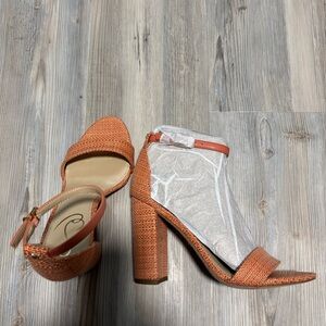 New Sam Edelman Size 7 Salmon Colored heels